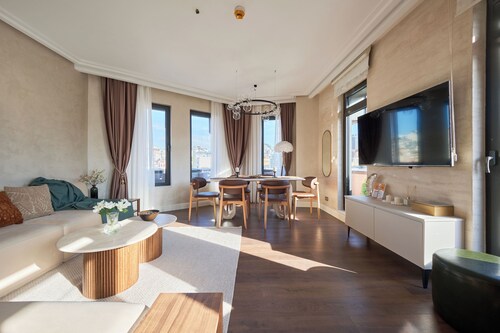 Taksim 360 Lagirio Residence