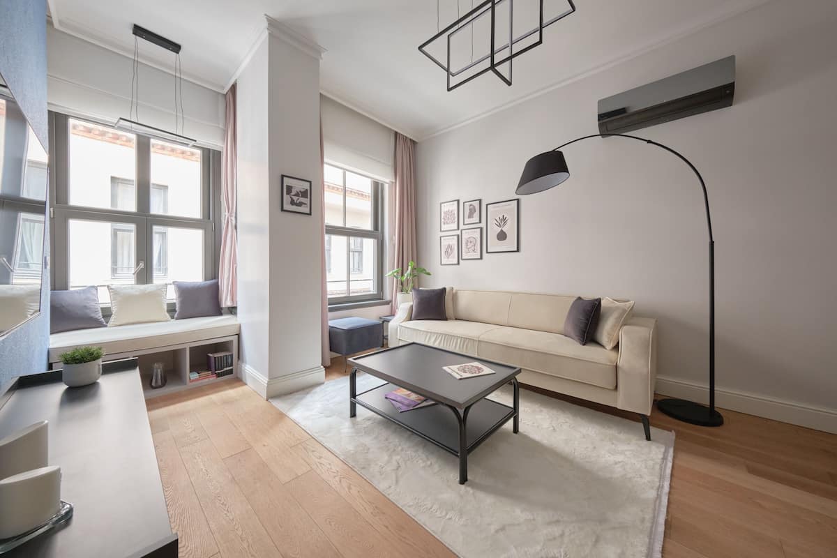 Deluxe Apartment, 1 Bedroom, Non Smoking | Desk, laptop workspace, blackout drapes, soundproofing