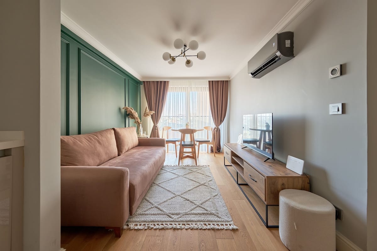 Classic Apartment, City View | Desk, laptop workspace, blackout drapes, soundproofing