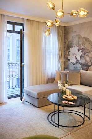 Appartement Deluxe, 1 chambre, balcon | Aire de séjour | Téléviseur à écran plat, Netflix, planchers chauffants