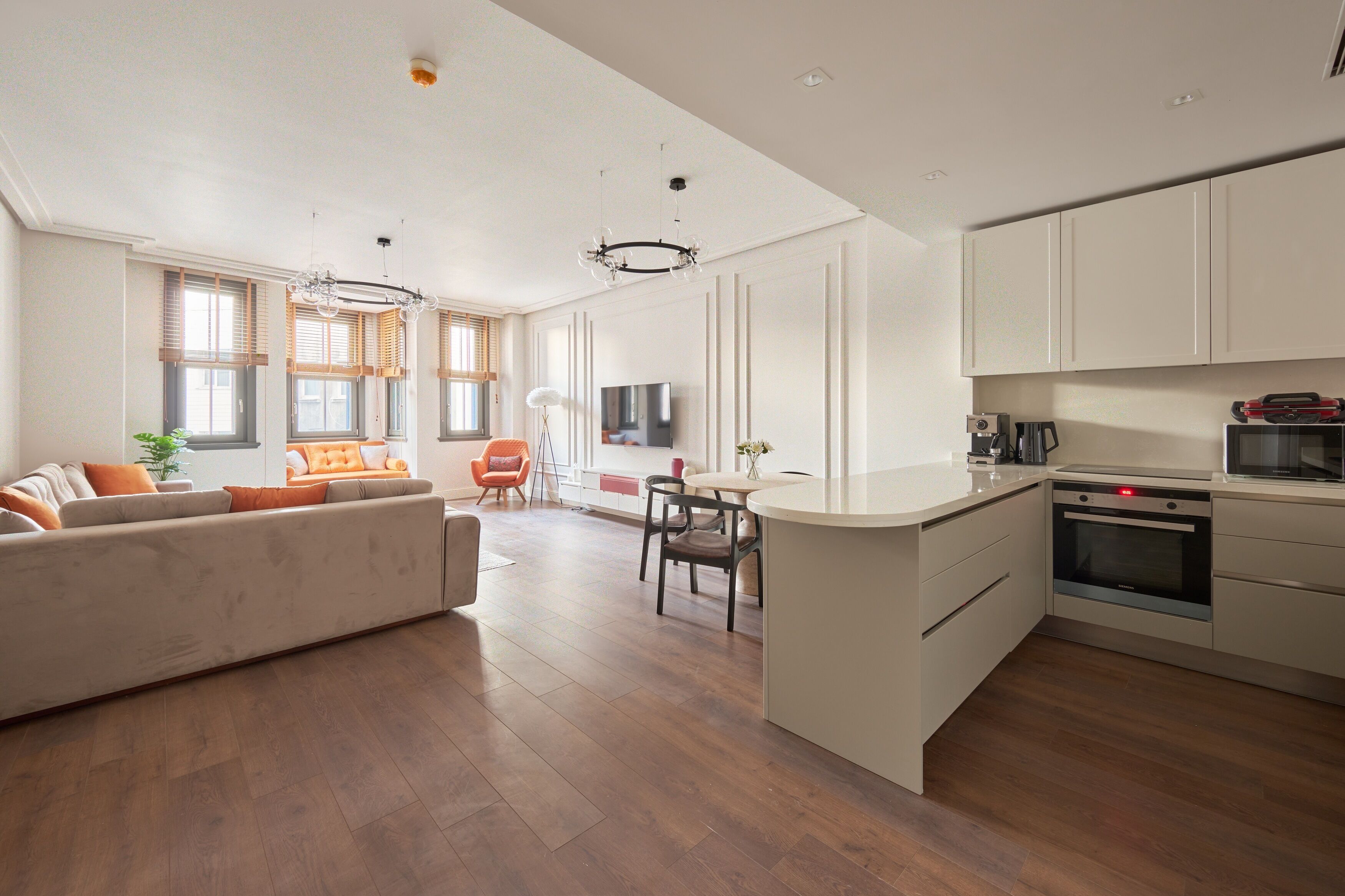 Luxury Apartment, 1 Bedroom | Premium bedding, individually decorated, individually furnished, desk