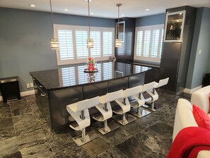 Bar (on property) - Luxury Ocean View Townhouse with Rooftop Deck & Jacuzzi (Hermosa Beach)