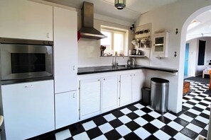 Oven, stovetop