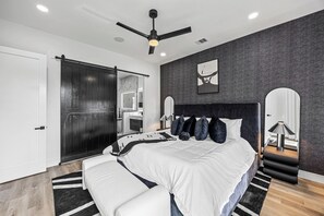 3 chambres, fer et planche à repasser, Wi-Fi, draps fournis