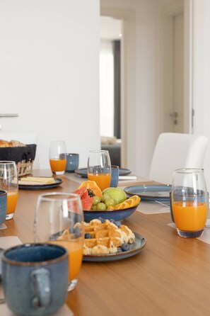 Dining - Big Wave Sonho - w/ shared Pool (Nazaré)