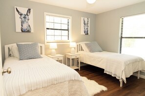 2 dormitorios, tabla de planchar con plancha, wifi y ropa de cama