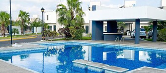 Family house with pool very close to the beaches