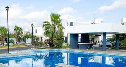 Family house with pool very close to the beaches