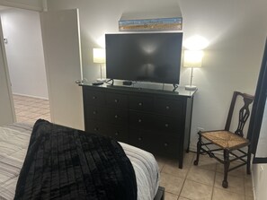 1 chambre, fer et planche à repasser, Wi-Fi gratuit, draps fournis
