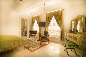 Superior Double Room, Garden View | Soundproofing, free WiFi