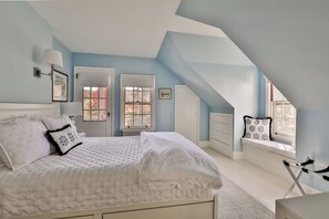 3 habitaciones, escritorio, tabla de planchar con plancha y wifi gratis 