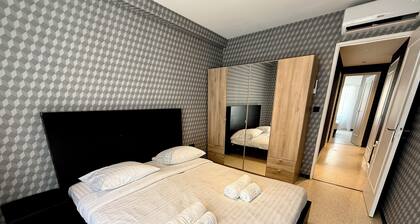 Antibes hyper center - 4 people - close to shops and beaches
