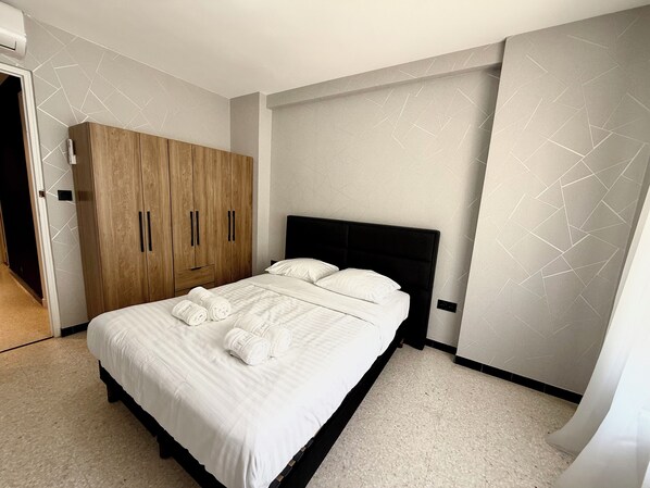 2 bedrooms, WiFi, bed sheets