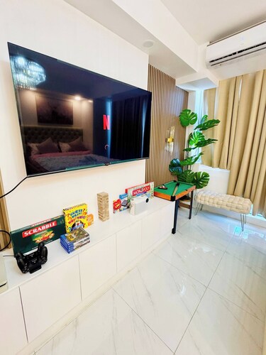 1BR Bahamas 19th Floor, Azure Parañaque