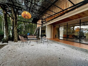 Terrace/patio - Villa Iguana - nice house for Resting Under the Trees (Los Ángeles)