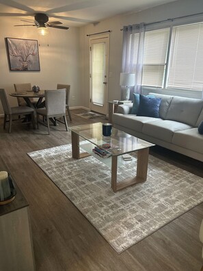 Smart-tv och eldstad