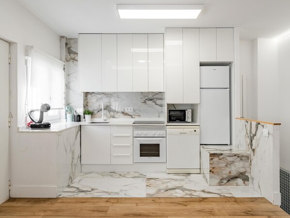 Fridge, microwave, oven, dishwasher