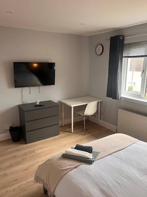 3 bedrooms, free WiFi, bed sheets