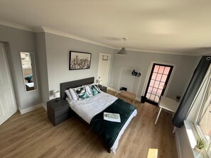 3 bedrooms, free WiFi, bed sheets