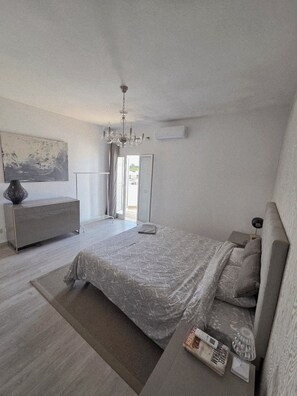 3 chambres, fer et planche à repasser, Wi-Fi, draps fournis