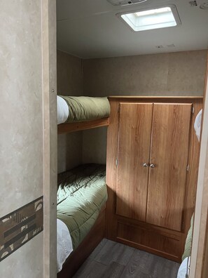 2 bedrooms, free WiFi, bed sheets, wheelchair access