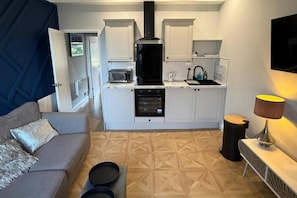 Unclassified image, 4 of 10, button - Cosy Perth Apartment - City Comforts (Perth)