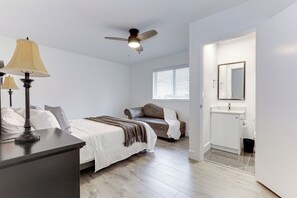 3 室のベッドルーム、アイロン / アイロン台、WiFi、ベッドシーツ