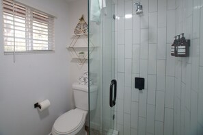 Bathroom - Cozy Knight Cabin (Big Bear Lake)