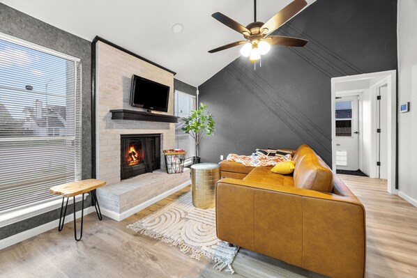 Living area - Kickoff HQ: Prime Arlington Stay for World Cup 2026 (Arlington)