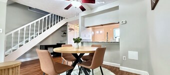 Charming 2-bedroom townhome with WiFi, AC in peaceful White Marsh