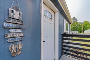 Exterior detail - 	
★ 2 King beds, Soaking Tub, Huge Yard, Fire Pit, Dog Friendly★ (Westport)