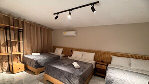 Laptop workspace, WiFi (free), bed sheets - HOTEL CAFE BOUTIQUE (Pereira)