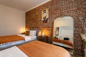 2 bedrooms, iron/ironing board, WiFi, bed sheets