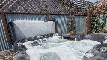 屋外スパ浴槽