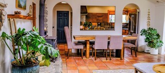 Coastal Artist Retreat with Hot Tub