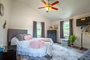 3 chambres, fer et planche à repasser, accès au Wi-Fi (inclus)