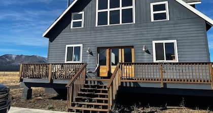 Spacious Mountain View Home between Flagstaff and the Grand Canyon.