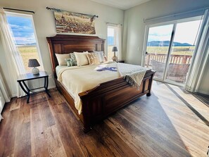 4 bedrooms, free WiFi, bed sheets - Spacious Mountain View off-grid home near Grand Canyon and Flagstaff. (Flagstaff)