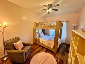 4 bedrooms, free WiFi, bed sheets