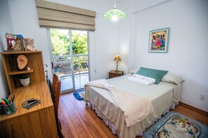3 chambres, fer et planche à repasser, Wi-Fi gratuit, draps fournis