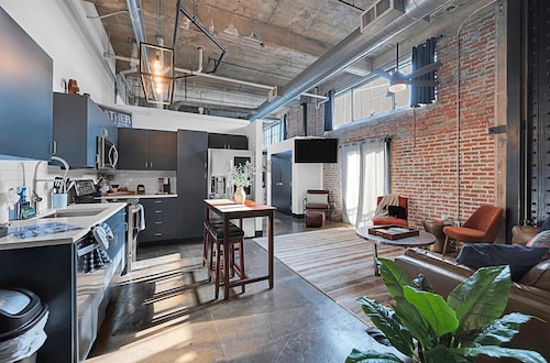 Lil Mesquite Downtown Luxury Loft