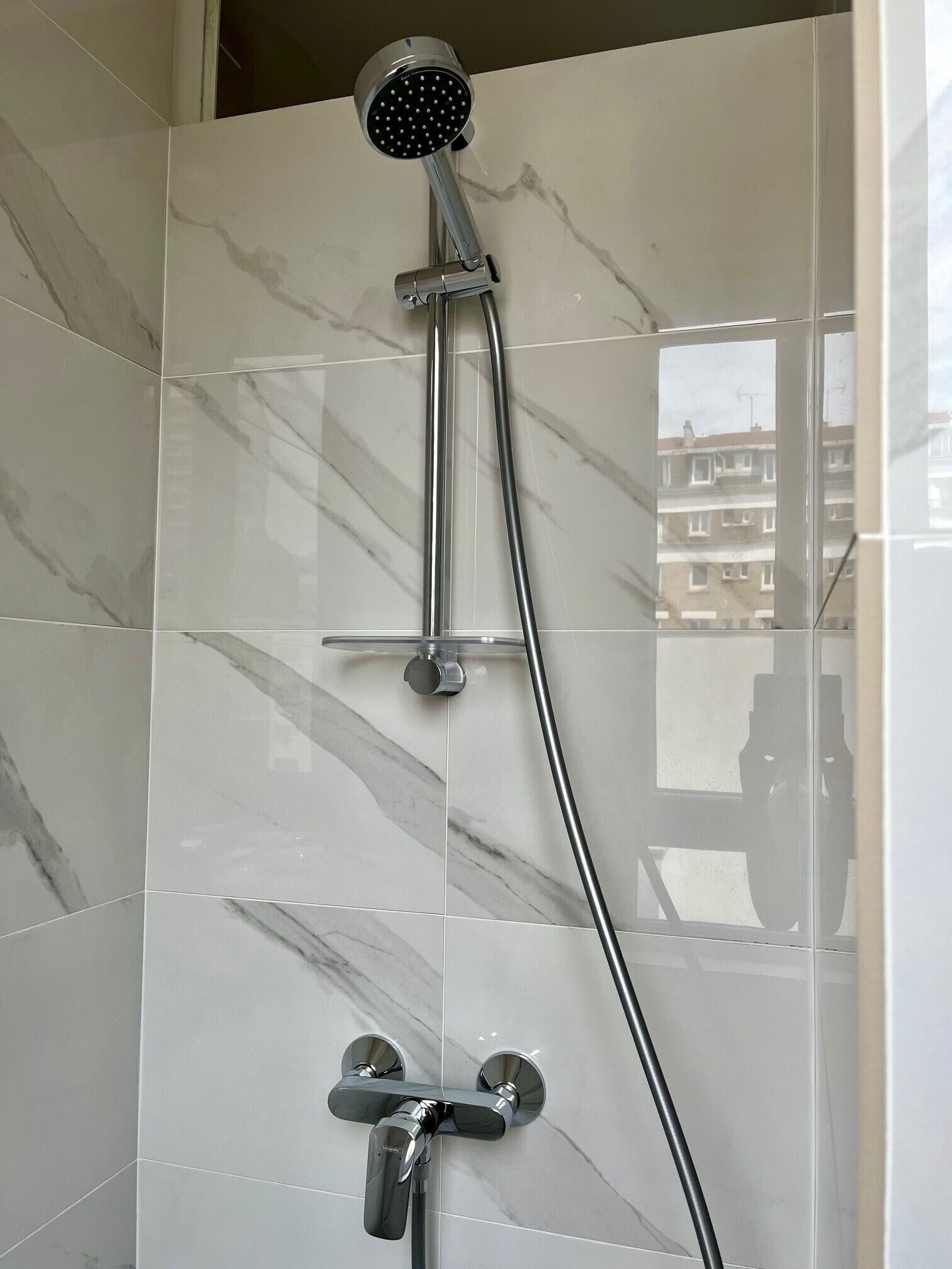 Serviettes fournies, savon