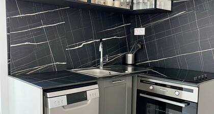 Cosy apartment next to metro 7