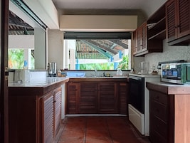 Micro-ondas, fogão, cooktop, lava-louças