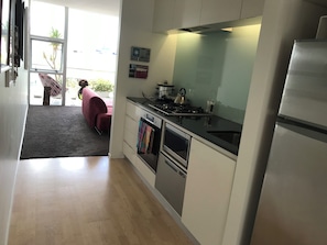 Micro-ondas, fogão, cooktop, lava-louças