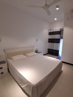 2 bedrooms, iron/ironing board, WiFi, bed sheets