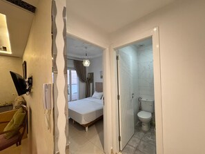 1 chambre, fer et planche Ă repasser, Wi-Fi, draps fournis