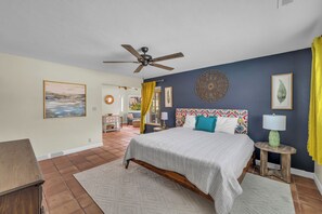 3 bedrooms, WiFi, bed sheets - Southwestern Charm w/Pool in Beloved Neighborhood (St. George)