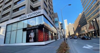 1bed in the heart of Toronto , Yorkville & Uft/Netflix/Disney+