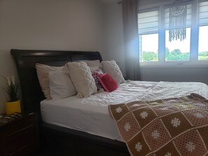 1 habitación, tabla de planchar con plancha, wifi y ropa de cama 